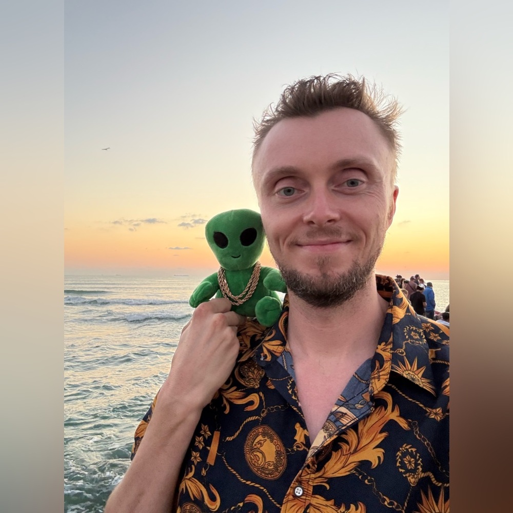 Meet your Posher, Eli